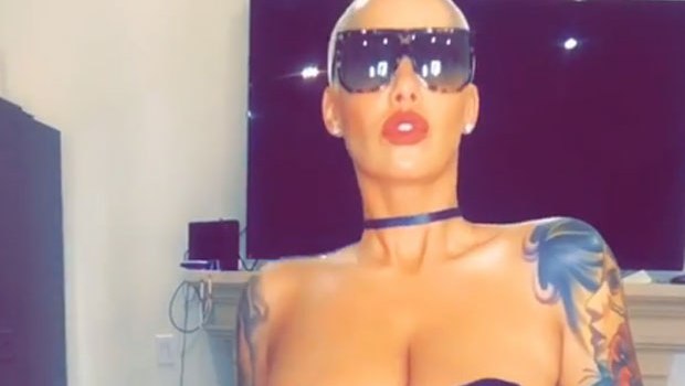 amber rose braless strapless bra pic instagram