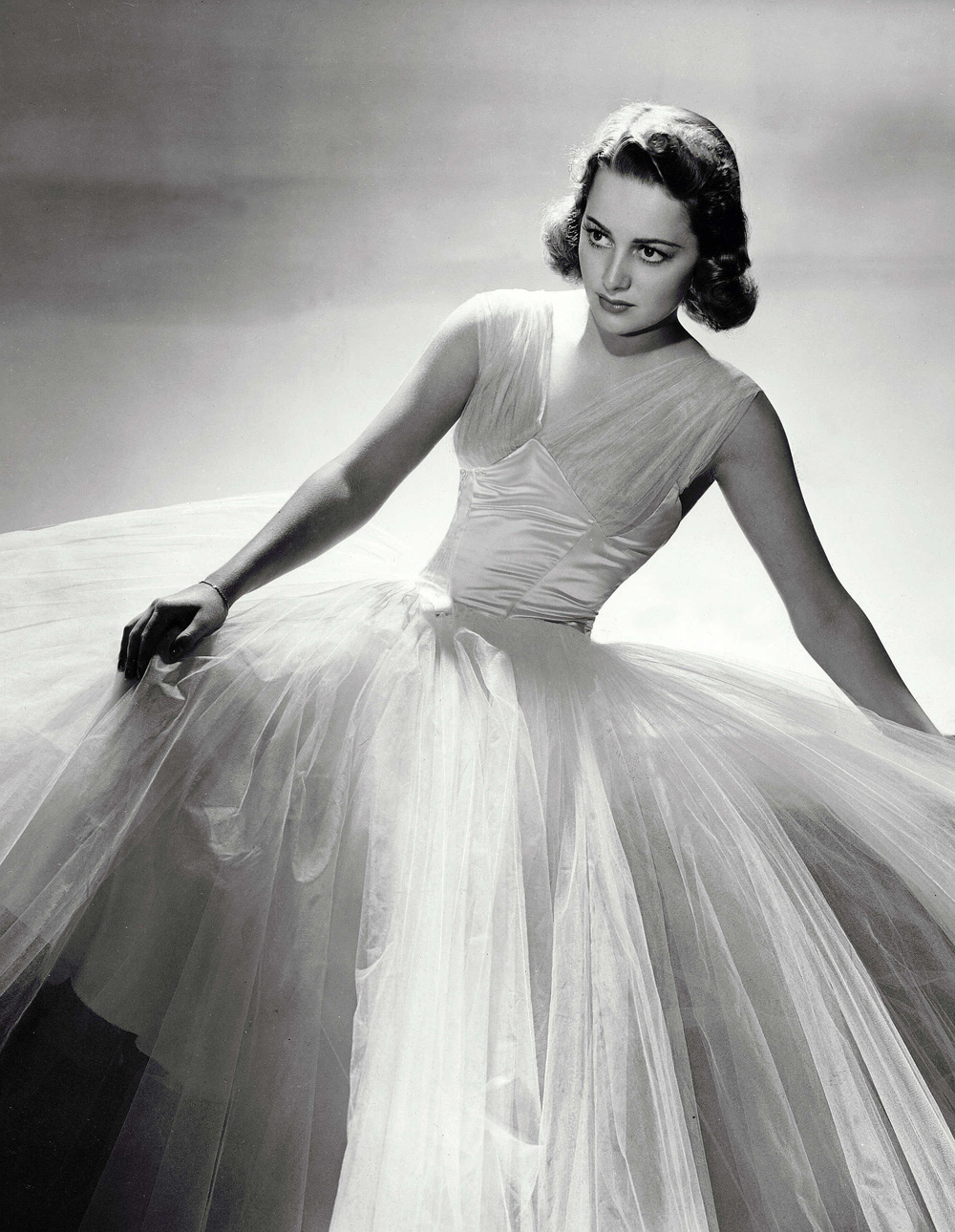 Editorial use only. No book cover usage.Mandatory Credit: Photo by George Hurrell/Warner Bros/Kobal/Shutterstock (5881255l)Olivia De HavillandOlivia De Havilland - 1939Warner Bros.Portrait