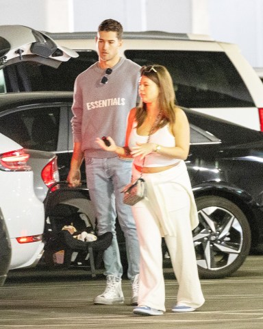 Los Angeles, CA  - *EXCLUSIVE*  - Television personality, rapper, and singer Chanel West Coast steps out with her newborn daughter Bowie Breeze and boyfriend Dom Fenison.Pictured: Chanel West Coast, Dom FenisonBACKGRID USA 23 NOVEMBER 2022 USA: +1 310 798 9111 / usasales@backgrid.comUK: +44 208 344 2007 / uksales@backgrid.com*UK Clients - Pictures Containing ChildrenPlease Pixelate Face Prior To Publication*
