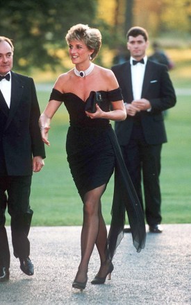 PRINCESS DIANACHARITY DINNER AT THE SERPENTINE GALLERY , HYDE PARK , LONDON , BRITAIN - 1994