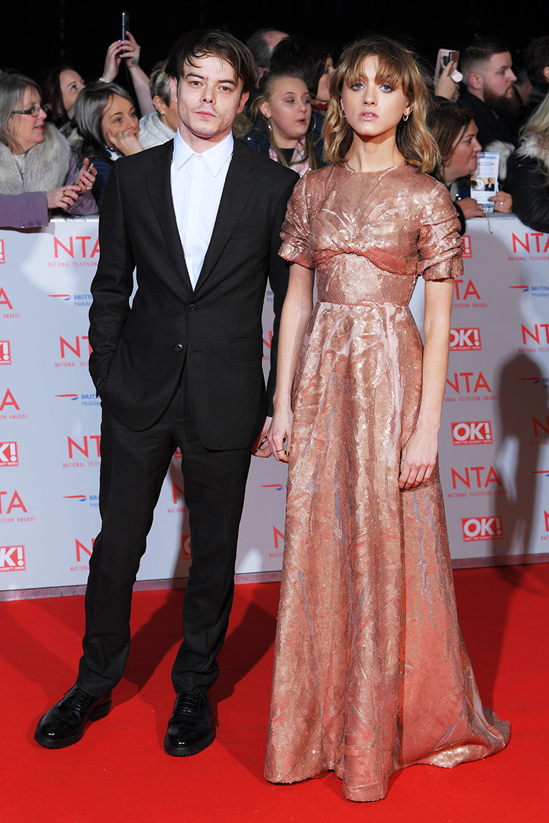 charlie-heaton-and-natalia-dyer-on-red-carpet-gallery