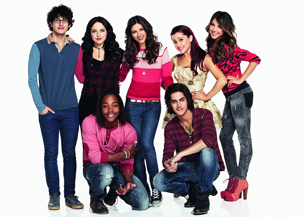 No Merchandising. Editorial Use Only. No Book Cover Usage.Mandatory Credit: Photo by Nickleodeon Production/Schneider'S Bakery/Sony Music/Kobal/REX/Shutterstock (5878000d)Matt Bennett, Elizabeth Gillies, Leon Iii Thomas, Victoria Justice, Ariana Grande, Avan Jogia, Daniella MonetVictorious - 2010Nickleodeon Production/Schneider'S Bakery/Sony Music EntertainmentUSATV PortraitTv Classics
