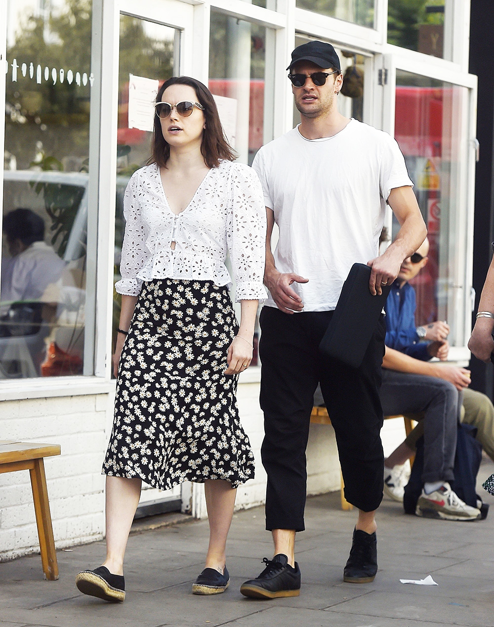 *EXCLUSIVE* London, UNITED KINGDOM  - The English Actress Daisy Ridley who came to prominence as Rey Skywalker in the Star Wars franchise is spotted out with her recently engaged partner Tom Bateman, out for lunch with Daisy's mother Louise Fawkner-Corbett in Notting Hill.But, has the 'Star Wars' heroine got married to her beau Tom?? after they were both spotted wearing a wedding ring on their wedded fingers out in the London sunshine. *Shot on September 22, 2020*Pictured: Daisy Ridley and Tom BatemanBACKGRID USA 27 SEPTEMBER 2020 USA: +1 310 798 9111 / usasales@backgrid.comUK: +44 208 344 2007 / uksales@backgrid.com*UK Clients - Pictures Containing ChildrenPlease Pixelate Face Prior To Publication*