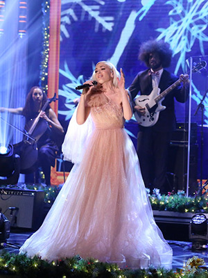 Gwen Stefani Performing On The Tonight Show Starring Jimmy Fallon