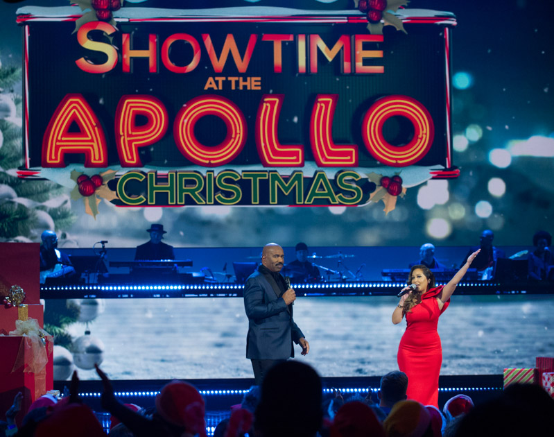 SHOWTIME AT THE APOLLO: L-R: Steve Harvey and Adrienne Bailon in the holiday-themed “Christmas” episode of SHOWTIME AT THE APOLLO airing Thursday, Dec. 14 (9:00-10:00 PM ET/PT) on FOX. CR: FOX. © 2018 FOX Broadcasting..