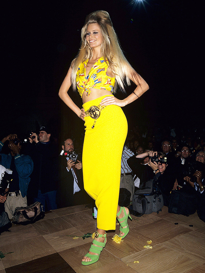 most-famous-versace-gowns-of-all-time-claudia-schiffer