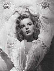 No Merchandising. Editorial Use Only. No Book Cover Usage.
Mandatory Credit: Photo by Clarence Sinclair Bull/MGM/Kobal/REX/Shutterstock (5871009d)
Judy Garland
Judy Garland - 1944
MGM
Portrait