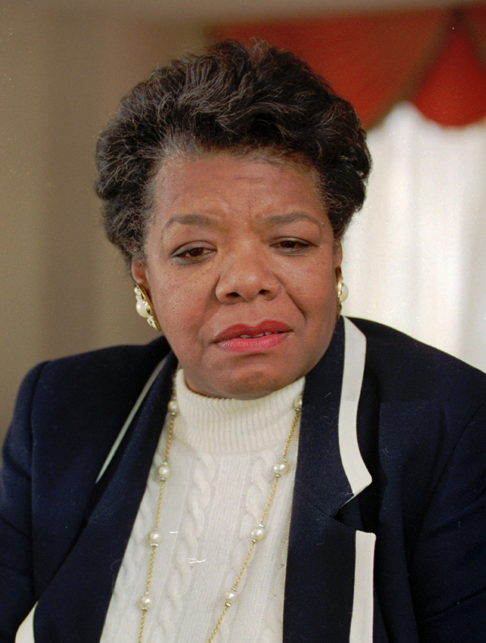 MAYA ANGELOU A 1992 photo of poet Maya Angelou
MAYA ANGELOU, USA