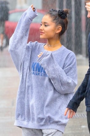 New York, NY  - Arianna Grande enjoys a stroll in the rain with her friends this afternoon in NYC after missing the Emmys last night.

Pictured: Ariana Grande

BACKGRID USA 18 SEPTEMBER 2018 

BYLINE MUST READ: BlayzenPhotos / BACKGRID

USA: +1 310 798 9111 / usasales@backgrid.com

UK: +44 208 344 2007 / uksales@backgrid.com

*UK Clients - Pictures Containing Children
Please Pixelate Face Prior To Publication*