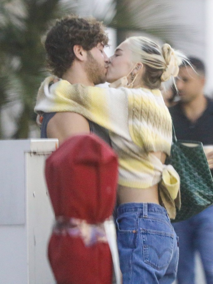 Delilah Hamlin & Eyal Booker kiss