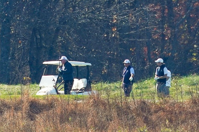 Donald Trump Golfs