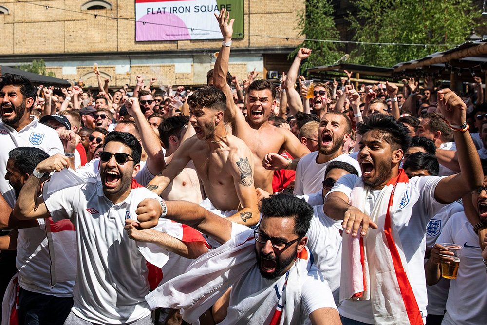 England fans celebrate World Cup quarter final win, London, UK - 07 Jul 2018