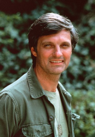 No Merchandising. Editorial Use Only. No Book Cover Usage.
Mandatory Credit: Photo by 20th Century Fox/Kobal/REX/Shutterstock (5886039h)
Alan Alda, Robert Alda
Mash - 1972-1983
20th Century Fox
Television