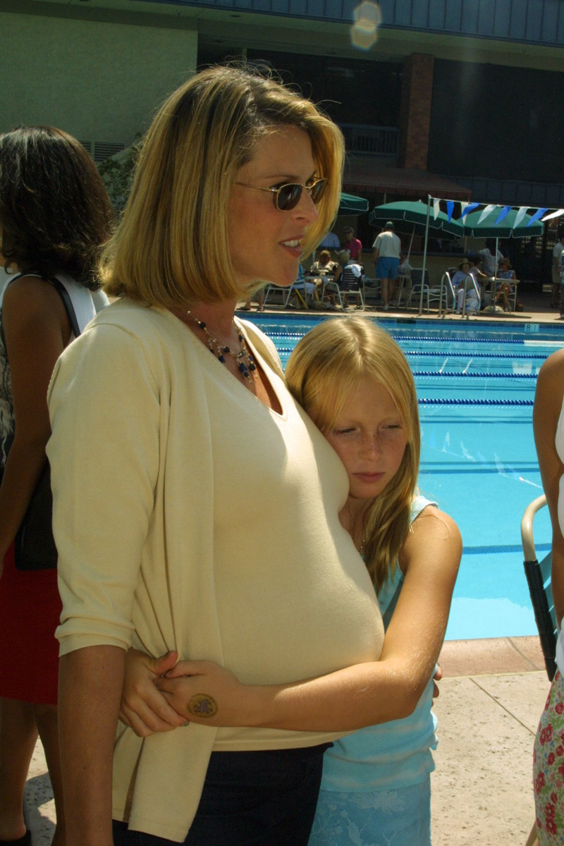 Catherine Oxenberg and daughter India
eStyle Tennis Classic
August 12, 2001: Manhattan Beach, CA
Catherine Oxenberg and daughter India
At the eStyle Classic in Manhattan Beach. 
Photo®Alex Berliner/BEI