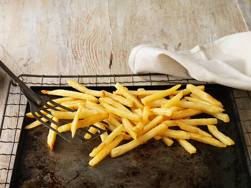 Minimum usage fee is £35Mandatory Credit: Photo by Cultura/REX/Shutterstock (2941508a)Frites on baking sheetVARIOUS