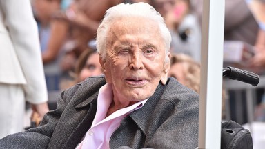 Kirk Douglas Dead