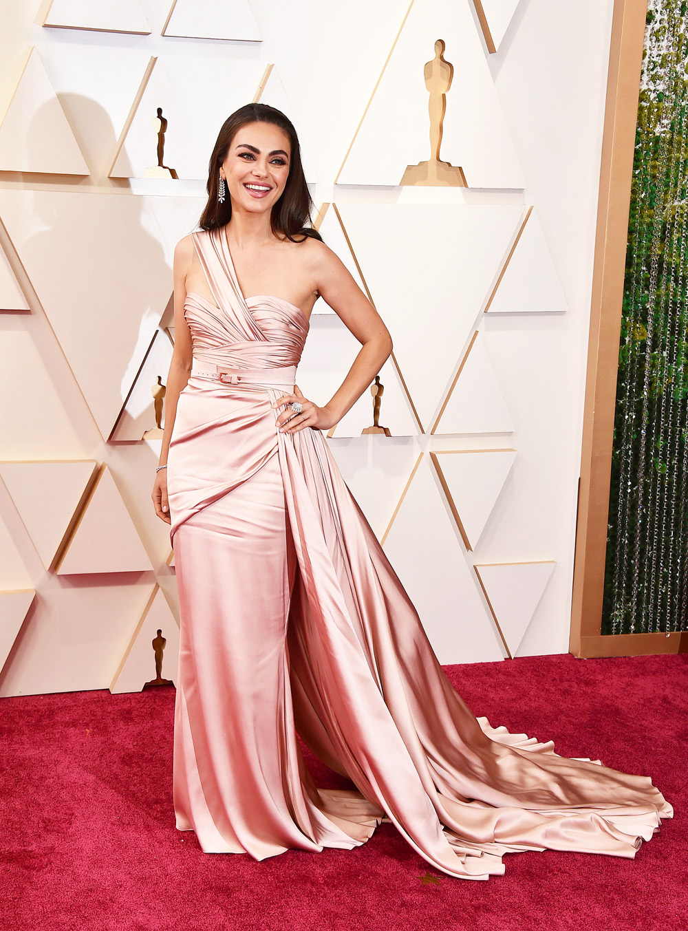 Mila Kunis arrives at the Oscars, at the Dolby Theatre in Los Angeles
94th Academy Awards - Arrivals, Los Angeles, United States - 27 Mar 2022
Wearing Zuhair Murad Same Outfit as catwalk model *12777626bb