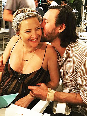 kate hudson danny fujikawa baby video