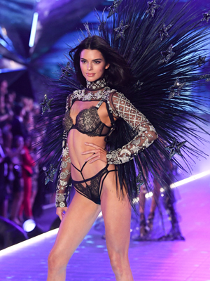 kendall jenner vs fashion show