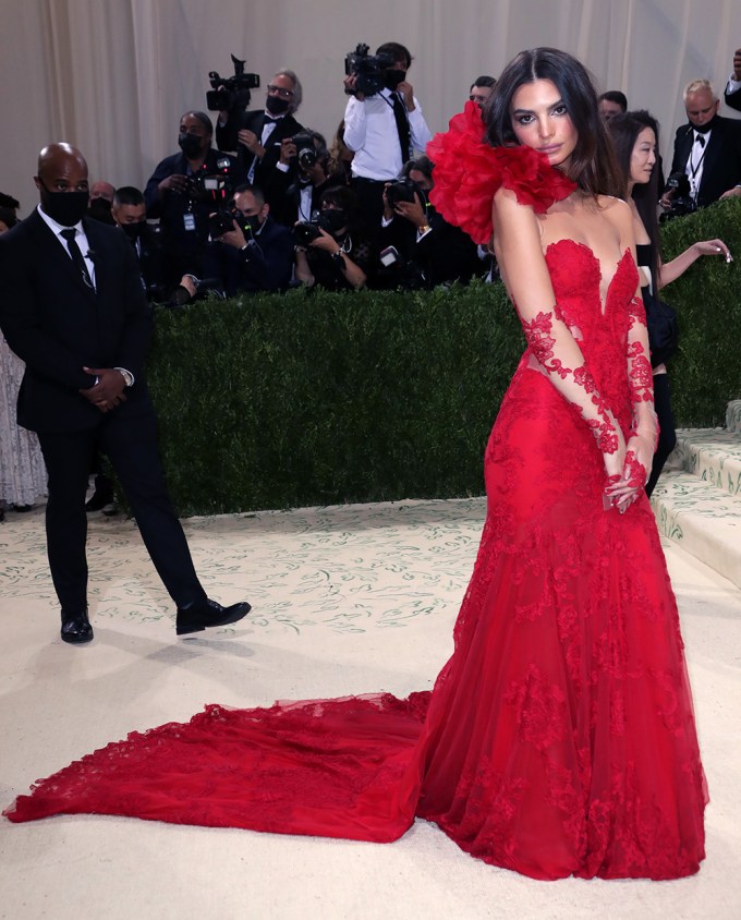 Emily Ratajkowski At The 2021 Met Gala