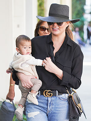 chrissy teigen son miles flat head