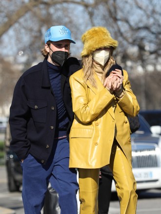 Justin Bieber and Hailey Baldwin walking in the streets of Paris on february 28th 2021. 28 Feb 2021 Pictured: Justin Bieber and Hailey Baldwin. Photo credit: KCS Presse / MEGA TheMegaAgency.com +1 888 505 6342 (Mega Agency TagID: MEGA736287_001.jpg) [Photo via Mega Agency]