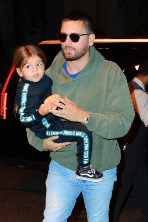 New York, NY  - Friendly exes Scott Disick and Kourtney Kardashian arrive back to a NYC hotel with their kids.

Pictured: Scott Disick, Reign Aston Disick

BACKGRID USA 29 SEPTEMBER 2018 

USA: +1 310 798 9111 / usasales@backgrid.com

UK: +44 208 344 2007 / uksales@backgrid.com

*UK Clients - Pictures Containing Children
Please Pixelate Face Prior To Publication*