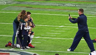 Gisele B?ndchen and her Superstar QB Tom Brady at Super Bowl XLI. Vivian, Benjamin JohnEdward Thomas Moynihan

Pictured: Gisele B?ndchen,Tom Brady,John Edward Thomas Moynihan,Vivian Brady,Benjamin Brady,Josh McDaniels,Tom Brady
family
Gisele B?ndchen
Galynn Patricia Brady
Vivian Brady
Benjamin Brady
Vivian BRady
Gisele Bundchen
John Edward Thomas Moynihan
Josh McDaniels
Vivan Brady
NFL Commissioner Roger Goodell
Ref: SPL396599 080217 NON-EXCLUSIVE
Picture by: SplashNews.com

Splash News and Pictures
Los Angeles: 310-821-2666
New York: 212-619-2666
London: 0207 644 7656
Milan: 02 4399 8577
photodesk@splashnews.com

World Rights