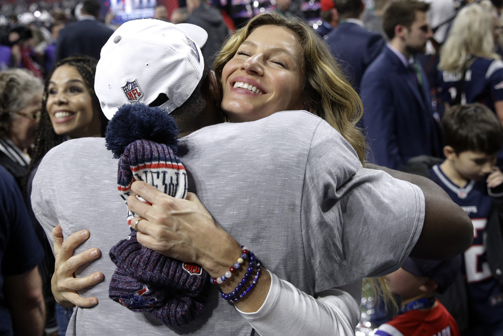 Patriots Rams Super Bowl Football