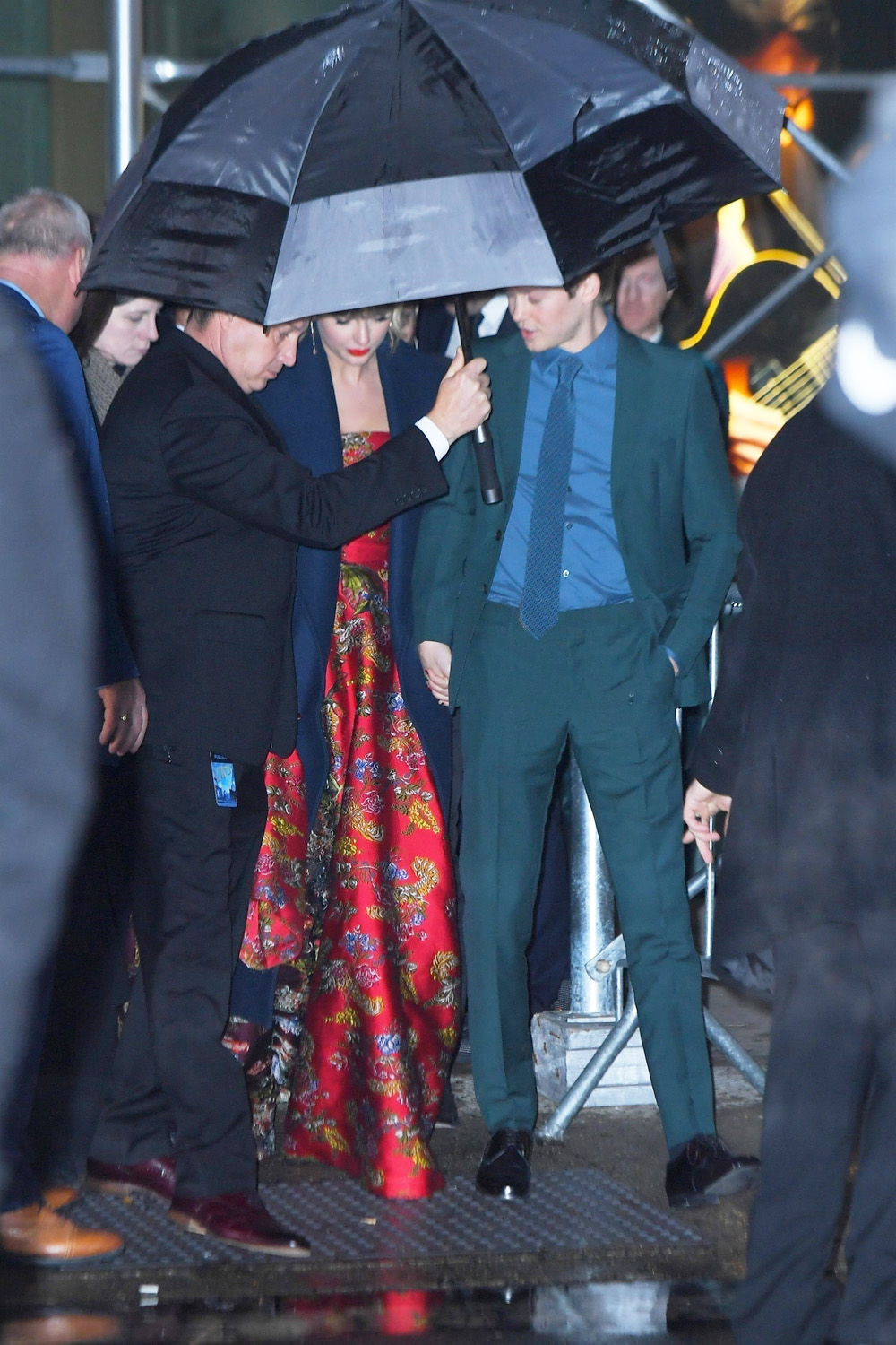 *EXCLUSIVE* Taylor Swift and Joe Alwyn hold hands as they leave the 'Cats' world premiere