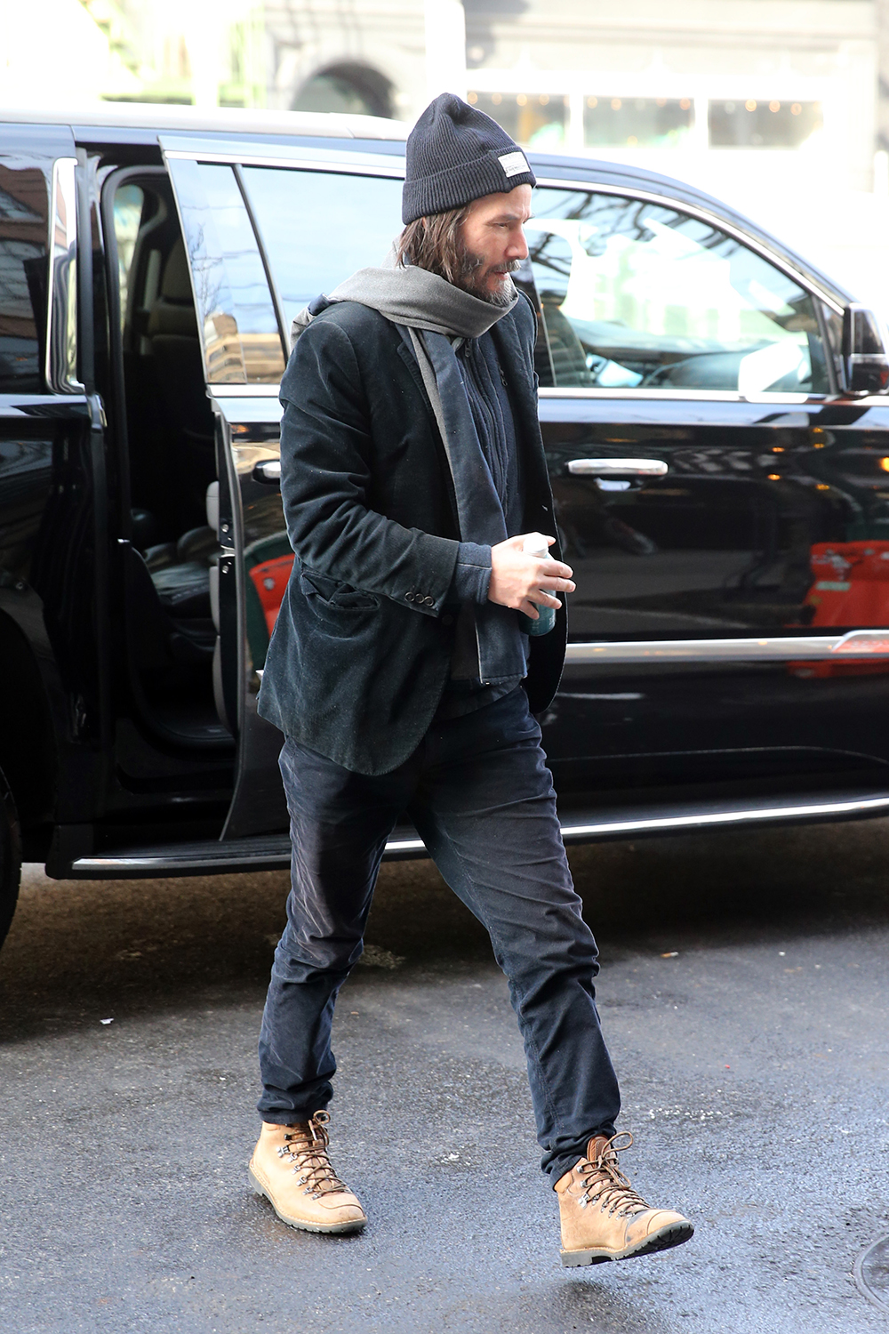 Keanu Reeves checks out of the Greenwich Hotel in New York City

Pictured: Keanu Reeves
Ref: SPL5512093 291222 NON-EXCLUSIVE
Picture by: Christopher Peterson / SplashNews.com

Splash News and Pictures
USA: +1 310-525-5808
London: +44 (0)20 8126 1009
Berlin: +49 175 3764 166
photodesk@splashnews.com

World Rights