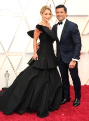 The 92nd Annual Academy Awards - Arrivals at The Dolby Theater in Hollywood, California on 2/10/20. 10 Feb 2020 Pictured: Kelly Ripa, Mark Consuelos. Photo credit: River / MEGA TheMegaAgency.com +1 888 505 6342 (Mega Agency TagID: MEGA606460_027.jpg) [Photo via Mega Agency]