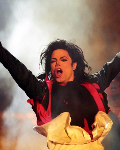 The 1996 Brit Awards Michael Jackson Performs On Stage After Collecting His Award For Artist of A Generation
1996 Brit Awards at Earls Court - 19 Feb 1996