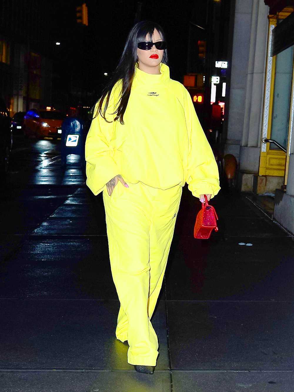 New York, NY  - *EXCLUSIVE*  - Rihanna looks stylish in yellow as she steps out for dinner at Nobu Downtown.

Pictured: Rihanna

BACKGRID USA 6 SEPTEMBER 2022 

BYLINE MUST READ: North Woods / BACKGRID

USA: +1 310 798 9111 / usasales@backgrid.com

UK: +44 208 344 2007 / uksales@backgrid.com

*UK Clients - Pictures Containing Children
Please Pixelate Face Prior To Publication*