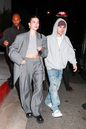 West Hollywood, CA  - Justin Bieber and wife Hailey Bieber are seen making a dash to the car after enjoying an intimate date at the Birds Club in West Hollywood. The two lovebirds met up with good friend Kendall Jenner.

Pictured: Justin Bieber, Hailey Bieber

BACKGRID USA 6 JANUARY 2023 

BYLINE MUST READ: affinitypicture / BACKGRID

USA: +1 310 798 9111 / usasales@backgrid.com

UK: +44 208 344 2007 / uksales@backgrid.com

*UK Clients - Pictures Containing Children
Please Pixelate Face Prior To Publication*