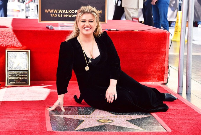 Kelly Clarkson Reunites AI Judges Star Ceremony SS