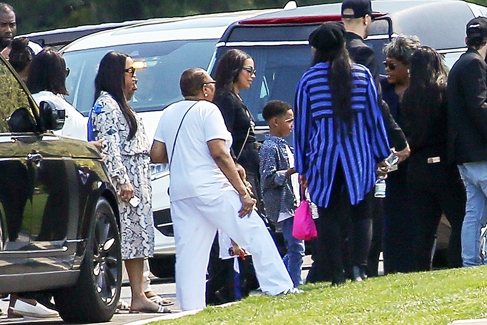 Los Angeles, CA  - *EXCLUSIVE*  Nipsey Hussle's girlfriend Lauren London and her kids Cameron Carter and Kross Asghedom, arrive graveside while attending Nipsey Hussle's funeral service at Forest Lawn in Los Angeles.

Pictured: Lauren London

BACKGRID USA 12 APRIL 2019 

USA: +1 310 798 9111 / usasales@backgrid.com

UK: +44 208 344 2007 / uksales@backgrid.com

*UK Clients - Pictures Containing Children
Please Pixelate Face Prior To Publication*