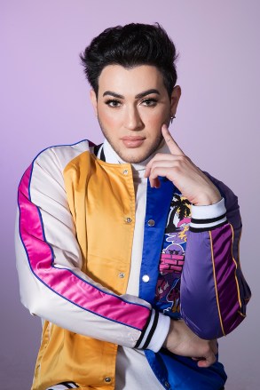 Manny MUA drops by HL to talk about Lunar Beauty & his upcoming projects.