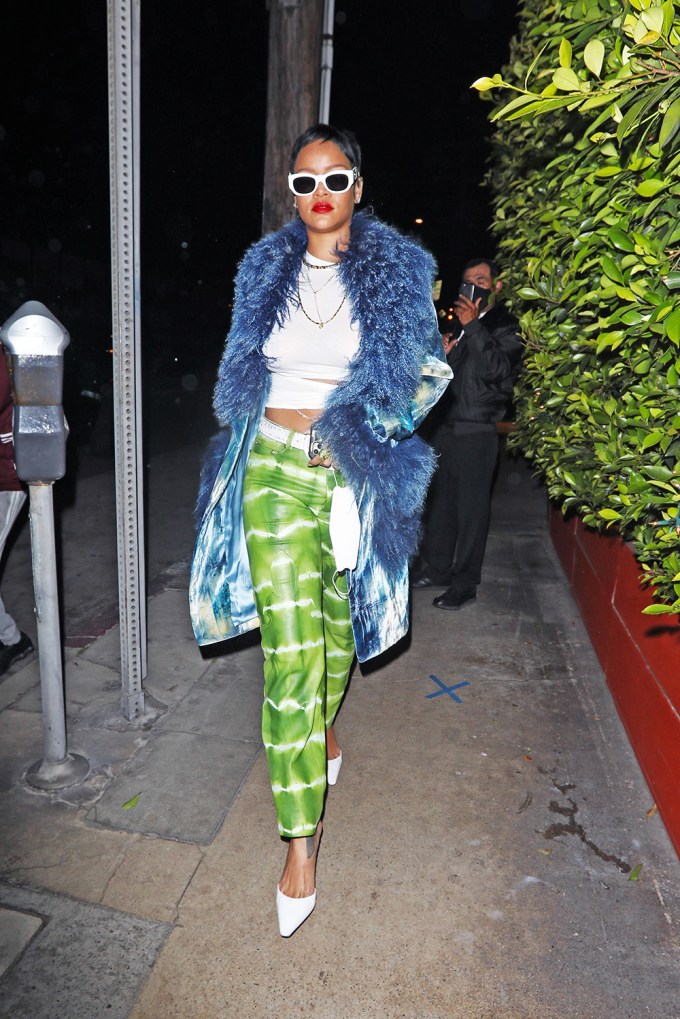 Rihanna Flaunts Her Chopped Locks