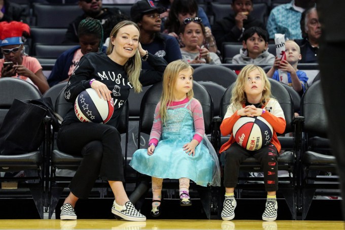 Olivia Wilde Takes Her Kids to See Harlem Globetrotters