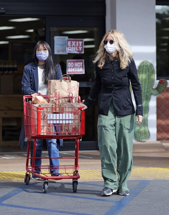 Meg Ryan and her daughter Daisy True shop at Trader Joe’s