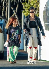 Los Angeles, CA  - *EXCLUSIVE*  - Kourtney Kardashian takes her daughter Penelope and her friend shopping at the Topanga Mall in Los Angeles.

Pictured: Kourtney Kardashian

BACKGRID USA 15 SEPTEMBER 2021 

USA: +1 310 798 9111 / usasales@backgrid.com

UK: +44 208 344 2007 / uksales@backgrid.com

*UK Clients - Pictures Containing Children
Please Pixelate Face Prior To Publication*