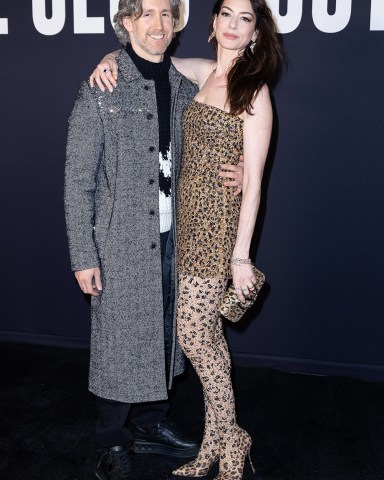 Paris, FRANCE  - Celebrities attend the Valentino Haute Couture Spring Summer 2023 show as part of Paris Fashion Week in Paris, France.Pictured: Adam Shulman, Anne HathawayBACKGRID USA 25 JANUARY 2023 BYLINE MUST READ: Best Image / BACKGRIDUSA: +1 310 798 9111 / usasales@backgrid.comUK: +44 208 344 2007 / uksales@backgrid.com*UK Clients - Pictures Containing ChildrenPlease Pixelate Face Prior To Publication*