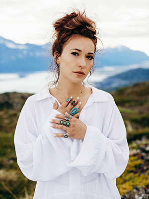 Lauren Daigle new video