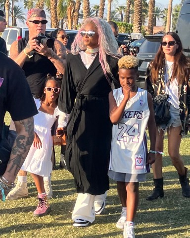 *EXCLUSIVE* Indio, CA - Ciara and Russell Wilson depart with their kids from the 2023 Coachella Valley Music and Arts Festival in Indio, California Pictured: Ciara, Russell Wilson BACKGRID USA 16 APRIL 2023 USA: +1 310 798 9111 / usasales@backgrid.com UK: +44 208 344 2007 / uksales@backgrid.com *UK Clients - Pictures Containing Children Please Pixelate Face Prior To Publication*