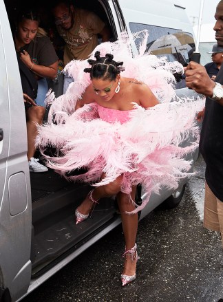 Superstar Rihanna turns heads as she arrives for the start of Barbados' Crop Over Festival in a pink feathered costume. The stunning outfit ensured all eyes were on the superstar diva as she rolled up for the festivities on Monday (aug 5).

Pictured: Rihanna
Ref: SPL5107623 050819 NON-EXCLUSIVE
Picture by: SplashNews.com

Splash News and Pictures
Los Angeles: 310-821-2666
New York: 212-619-2666
London: 0207 644 7656
Milan: +39 02 56567623
photodesk@splashnews.com

World Rights