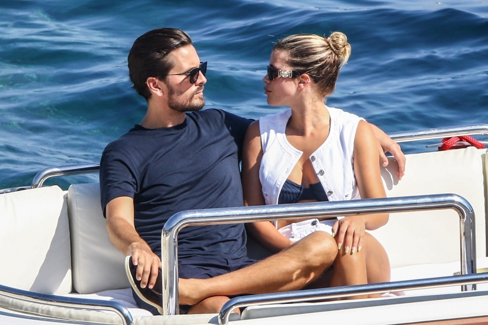 *EXCLUSIVE* Scott Disick and Sofia Richie enjoy lunch at "Lo Scoglio" in Nerano