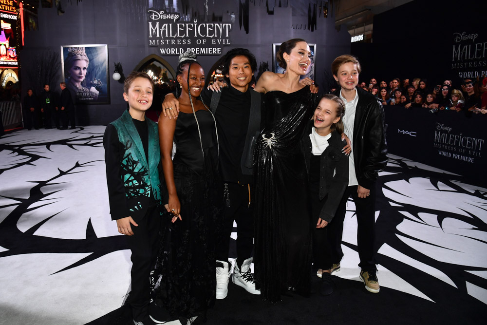 Knox Jolie-Pitt, Zahara Jolie-Pitt, Pax Jolie-Pitt, Angelina Jolie, Vivian Jolie-Pitt and Shiloh Jolie-Pitt
'Maleficent: Mistress of Evil' film premiere, Arrivals, El Capitan Theatre, Los Angeles, USA - 30 Sep 2019