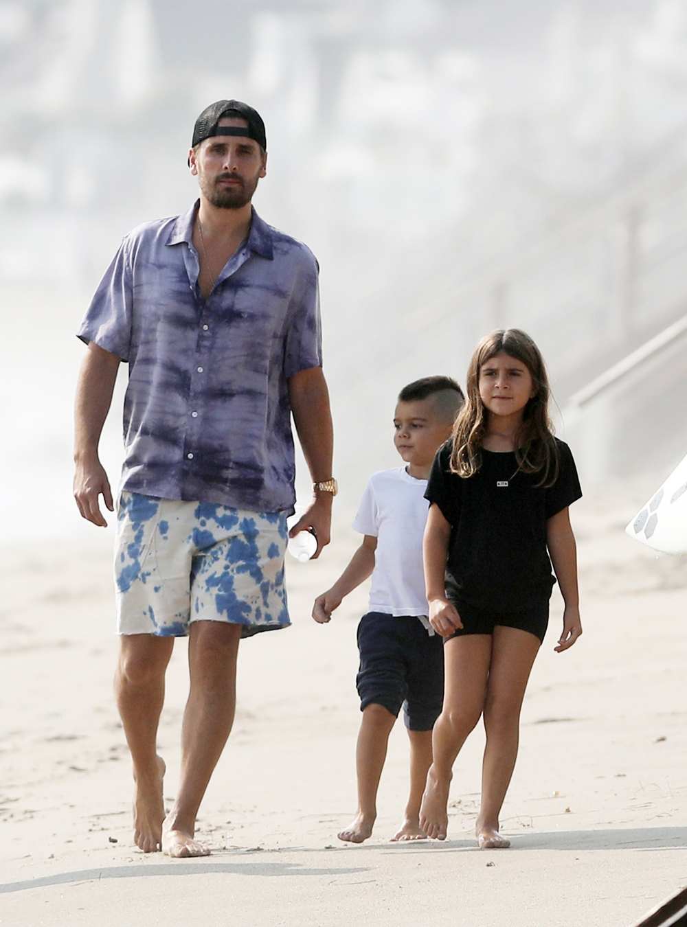 *EXCLUSIVE* Scott Disick goes for a walk on the beach with kids in Malibu