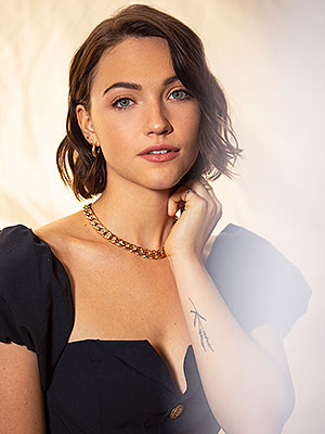 Violett Beane